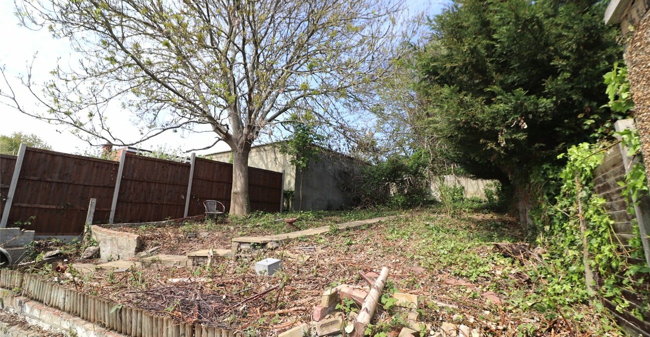 2 bedroom bungalow for sale in Erith | Robinson Jackson