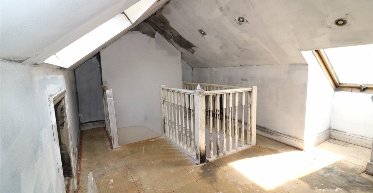 2 bedroom bungalow for sale in Erith | Robinson Jackson