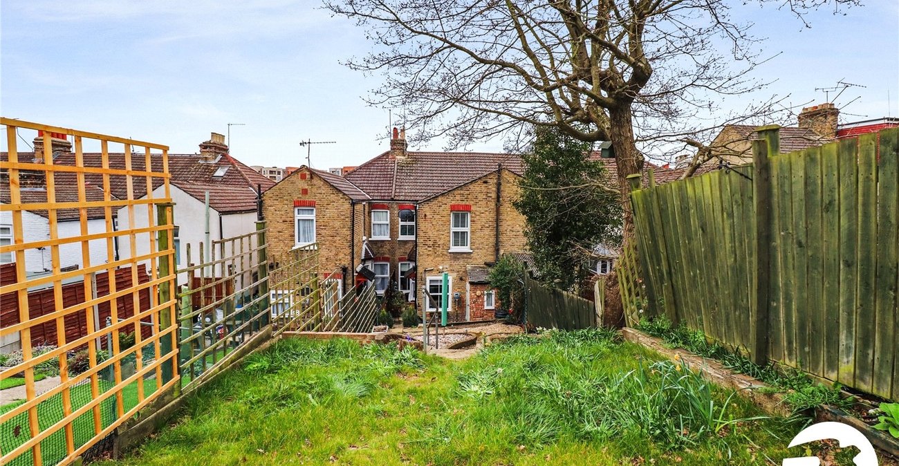 3 bedroom house for sale in Erith | Robinson Jackson