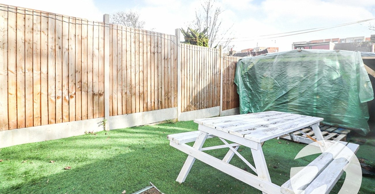 2 bedroom property for sale in Erith | Robinson Jackson