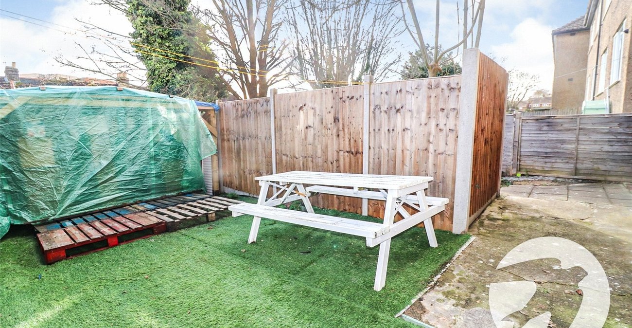 2 bedroom property for sale in Erith | Robinson Jackson