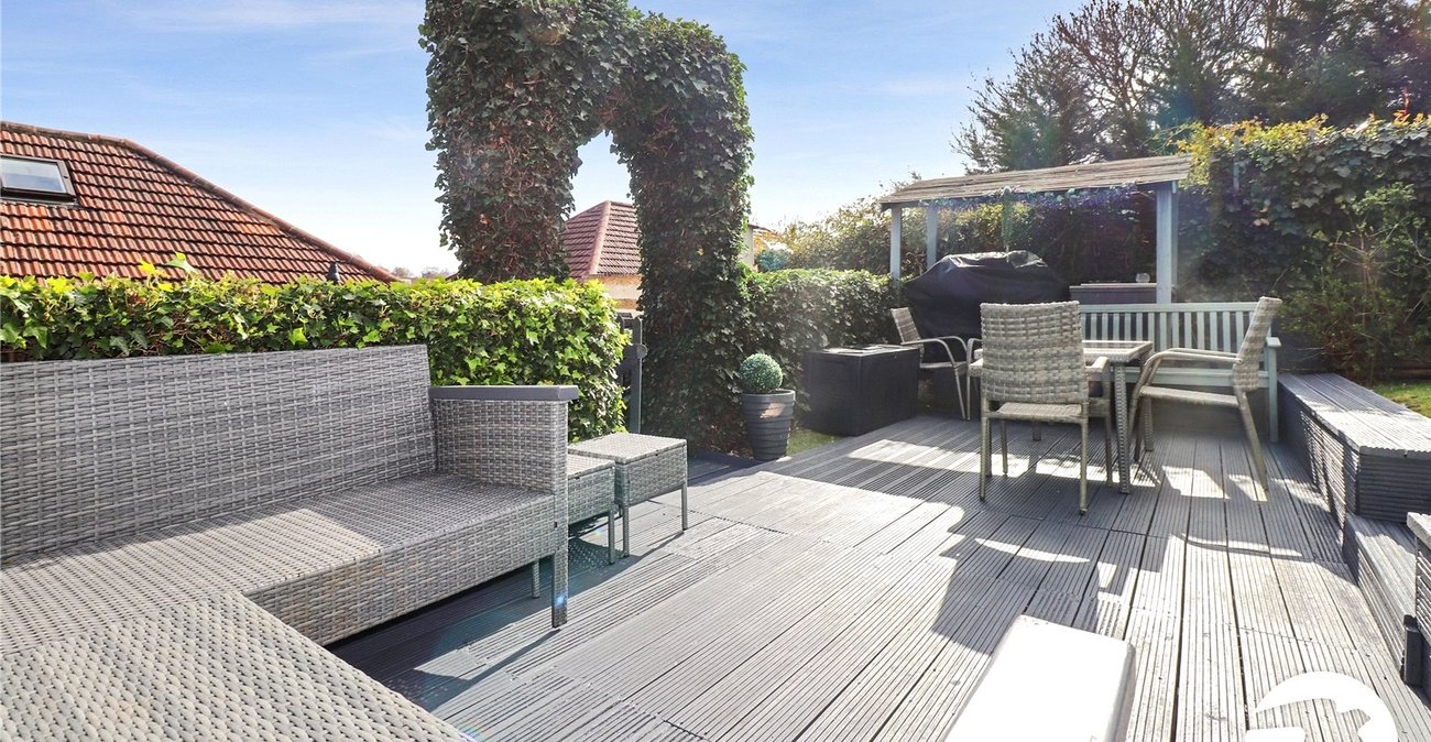 4 bedroom bungalow for sale in Erith | Robinson Jackson