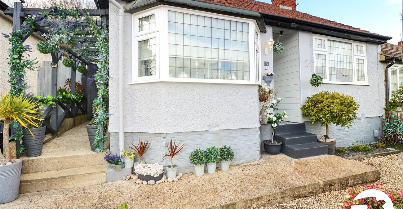 4 bedroom bungalow for sale in Erith | Robinson Jackson