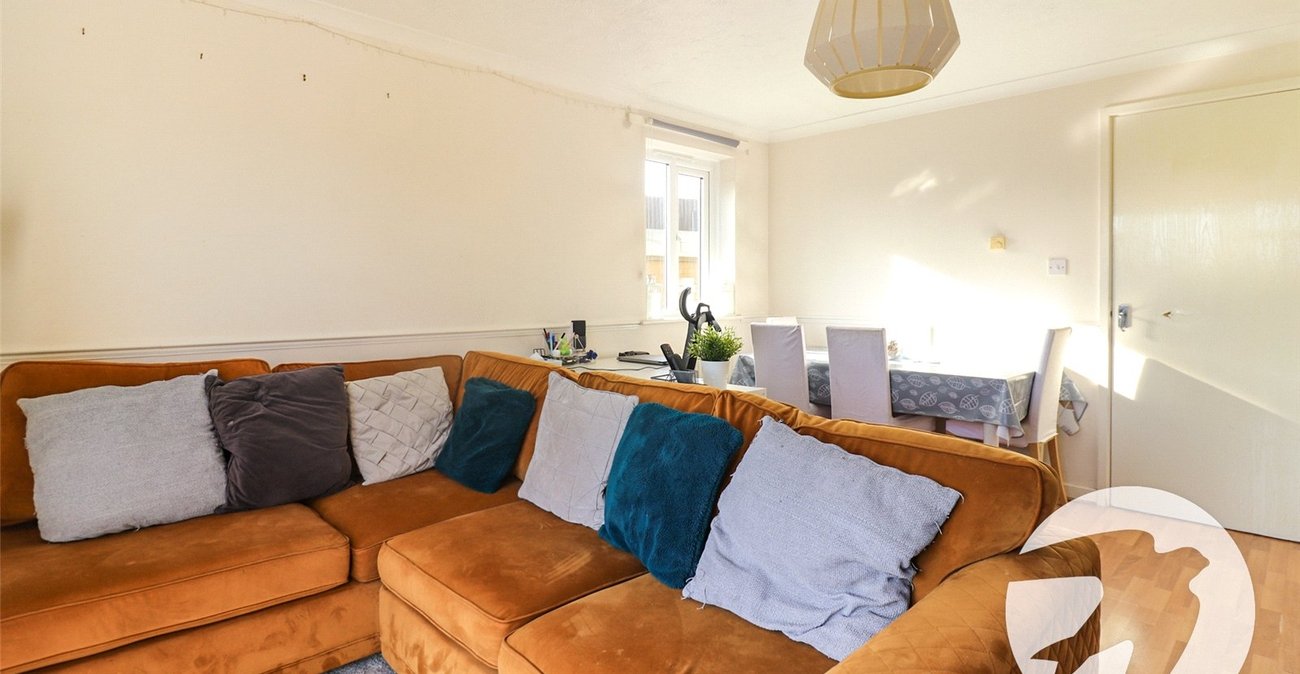 2 bedroom house for sale in Erith | Robinson Jackson