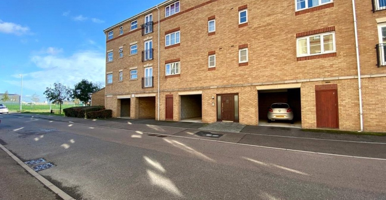 1 bedroom property for sale in Fenners Marsh | Robinson Michael & Jackson