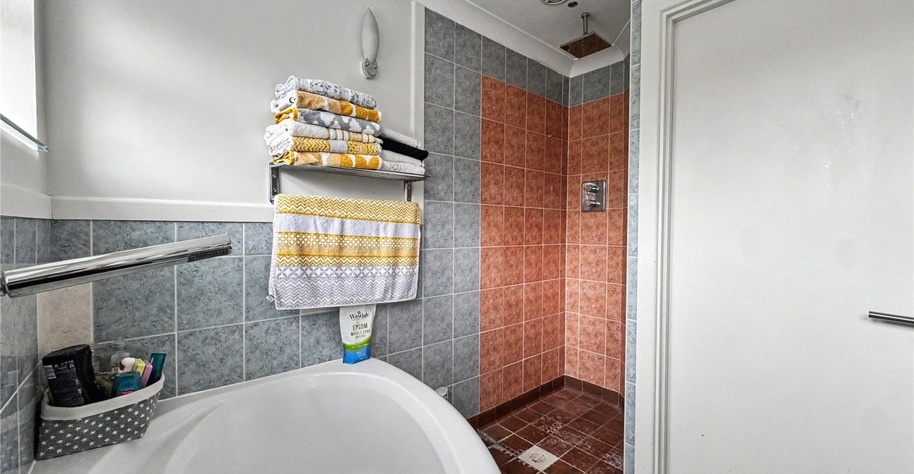 4 bedroom bungalow for sale in Parkwood | Robinson Michael & Jackson