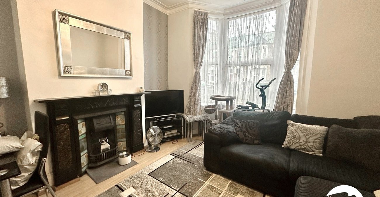 2 bedroom property for sale in London | Robinson Jackson