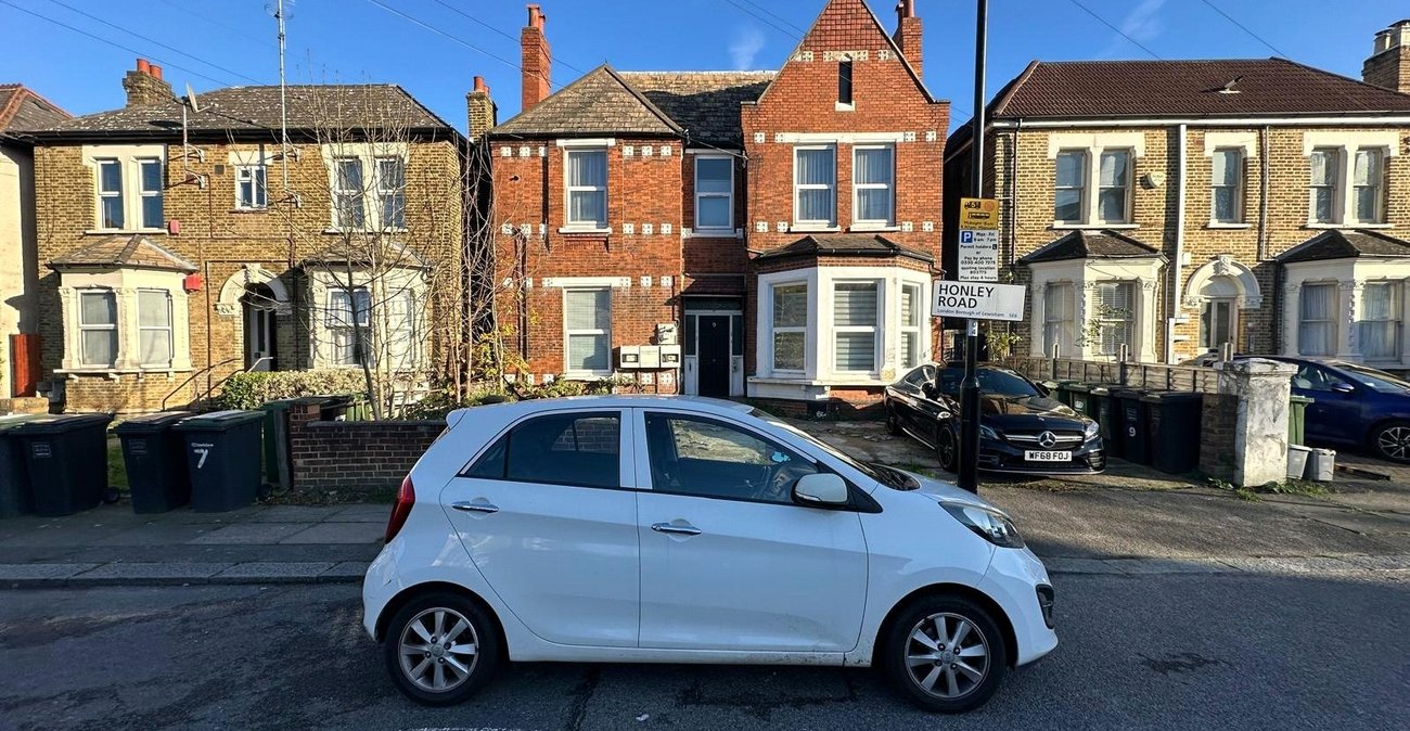 6 bedroom house for sale in London | Robinson Jackson