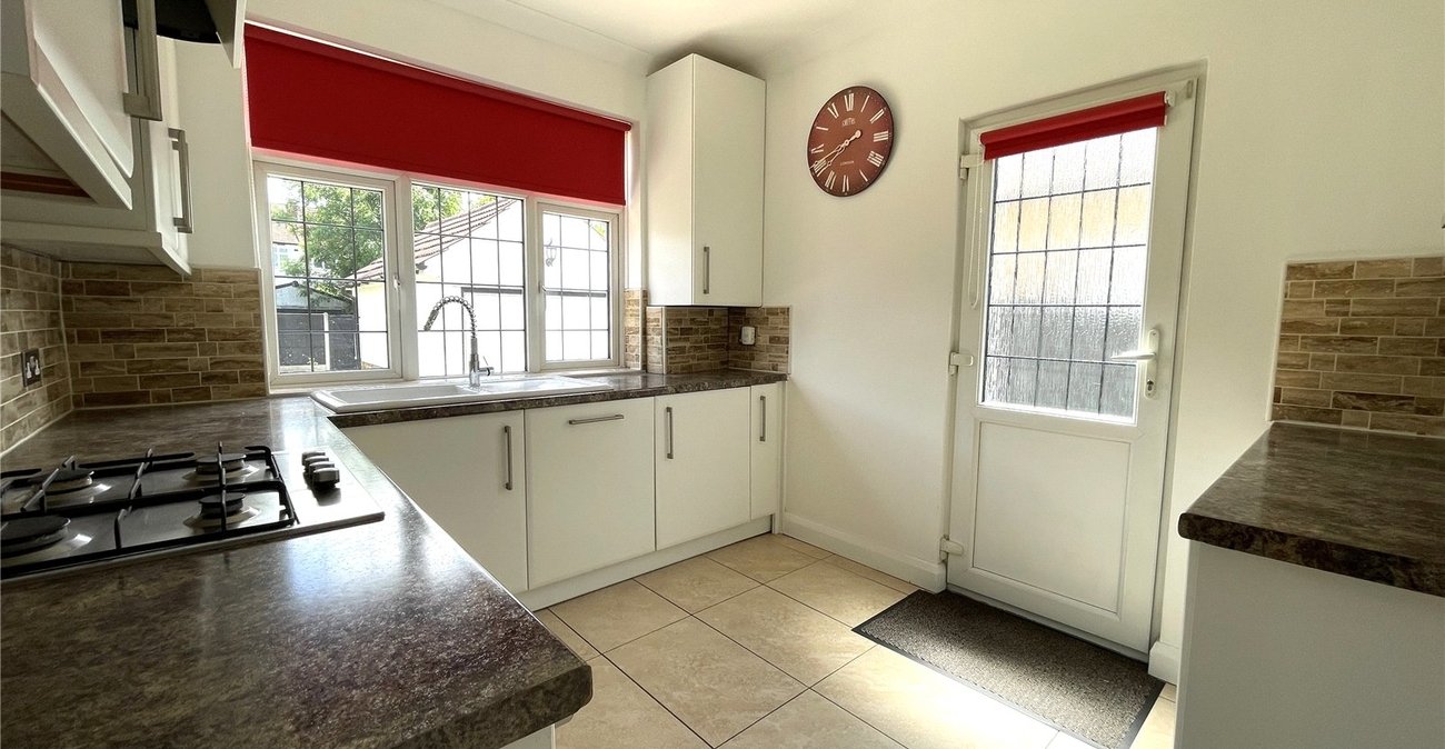 2 bedroom bungalow for sale in South Welling | Robinson Jackson