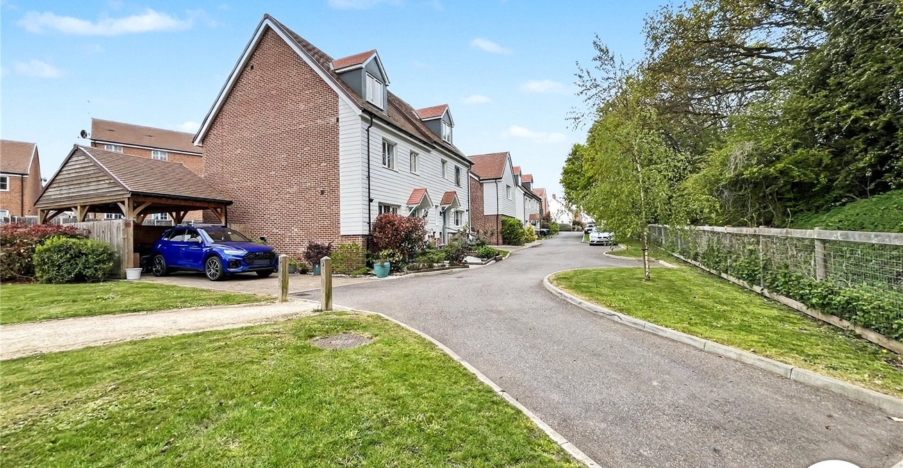4 bedroom property for sale in Newington | Robinson Michael & Jackson