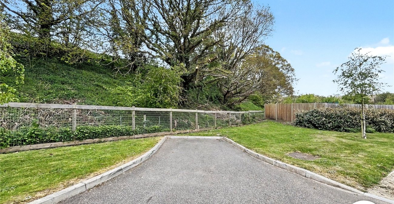 4 bedroom property for sale in Newington | Robinson Michael & Jackson