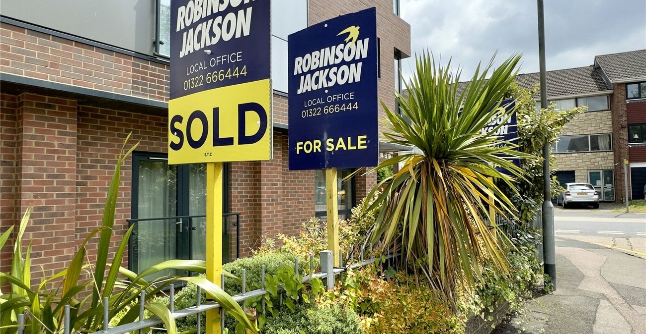 1 bedroom property for sale in Azalea Drive | Robinson Jackson