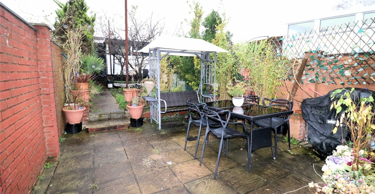 4 bedroom house for sale in Erith | Robinson Jackson