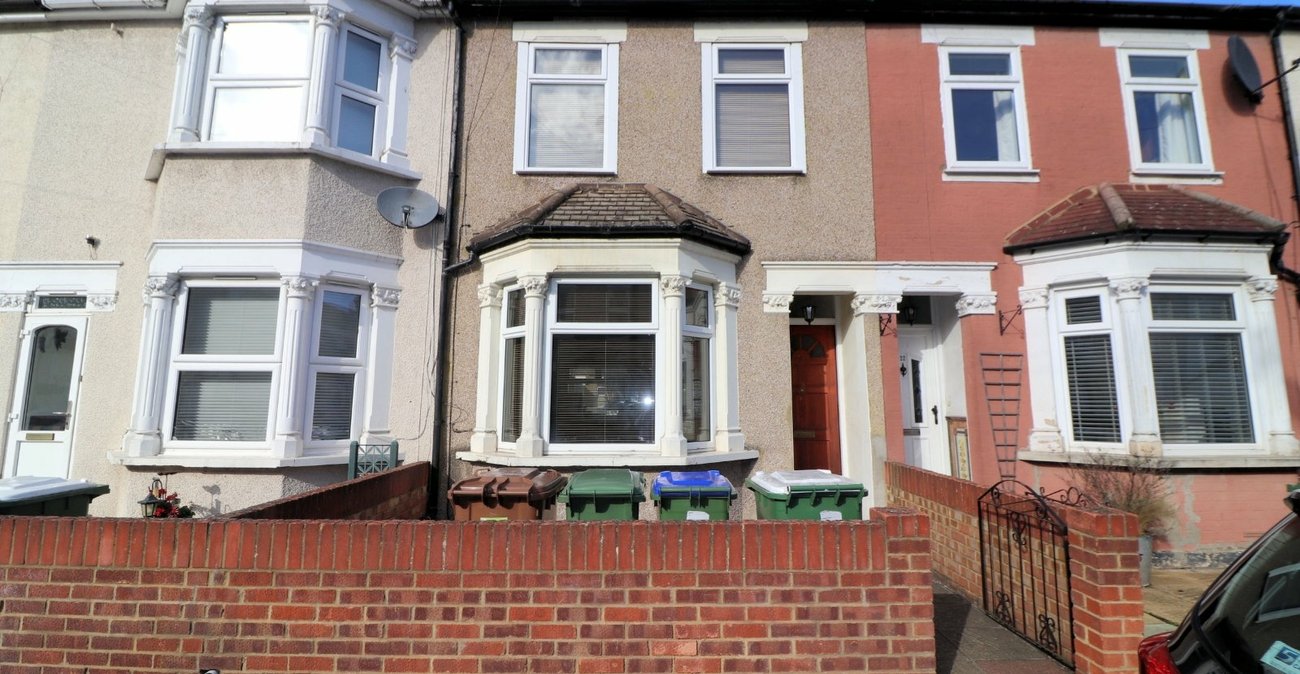 3 bedroom house for sale in Erith | Robinson Jackson