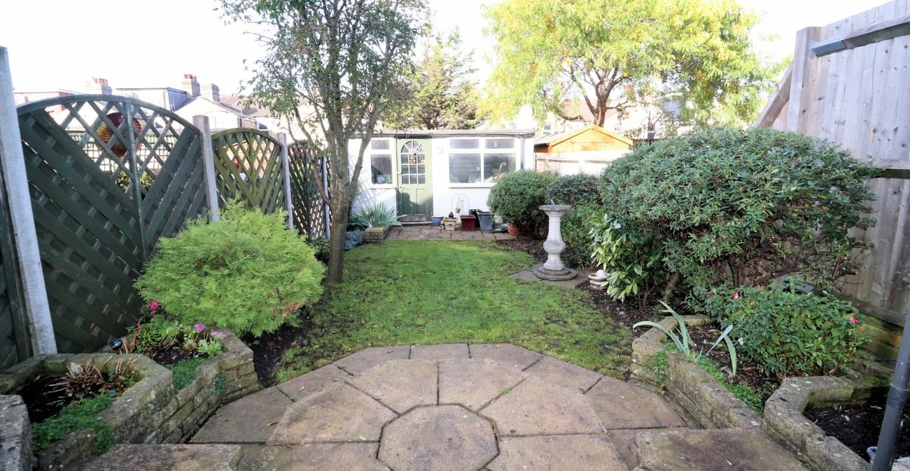 3 bedroom house for sale in Erith | Robinson Jackson