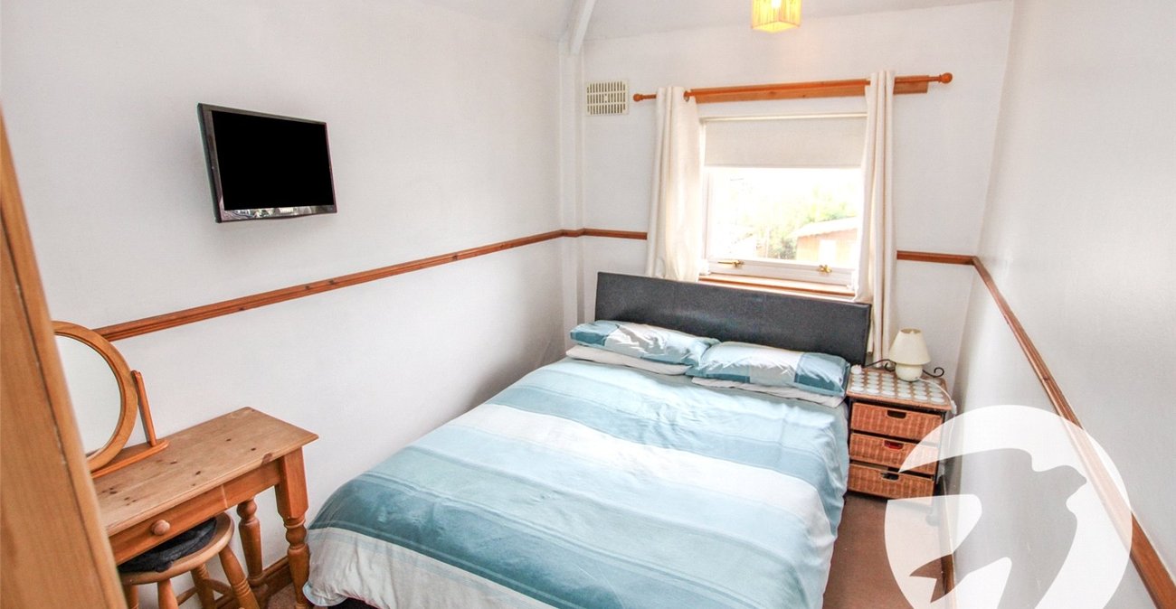 3 bedroom house for sale in London | Robinson Jackson