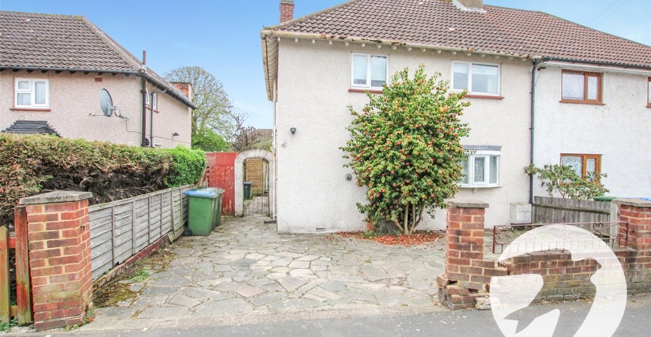 3 bedroom house for sale in London | Robinson Jackson