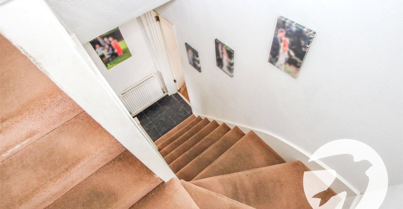 3 bedroom house for sale in London | Robinson Jackson