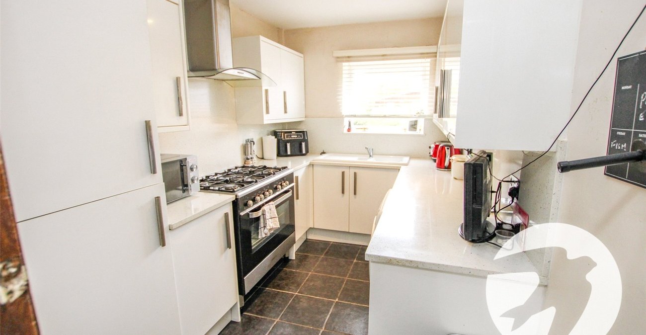 3 bedroom house for sale in London | Robinson Jackson