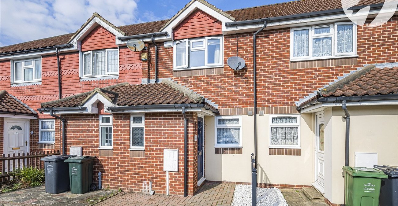 2 bedroom house for sale in Dartford | Robinson Jackson
