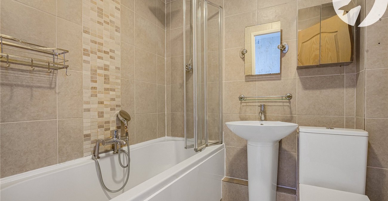 2 bedroom house for sale in Dartford | Robinson Jackson