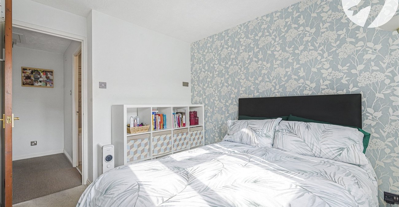 2 bedroom house for sale in Dartford | Robinson Jackson