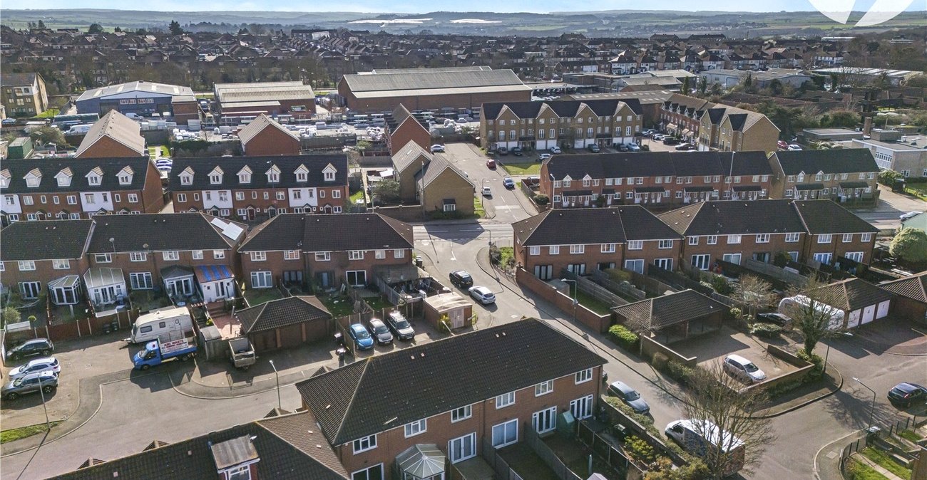 2 bedroom house for sale in Dartford | Robinson Jackson