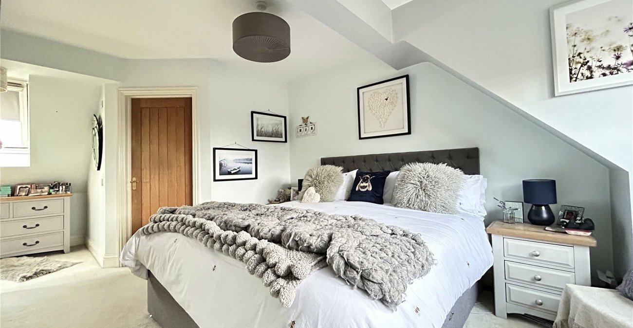 3 bedroom house for sale in Rainham | Robinson Michael & Jackson