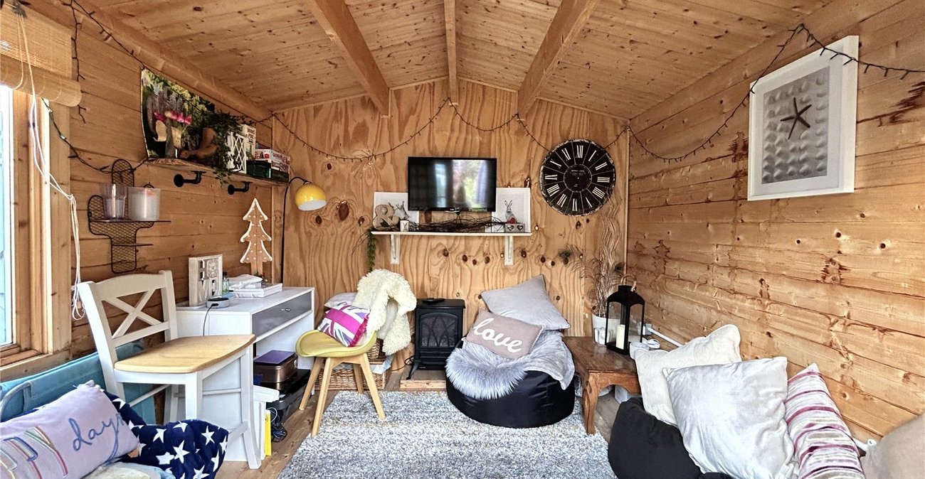 3 bedroom house for sale in Rainham | Robinson Michael & Jackson