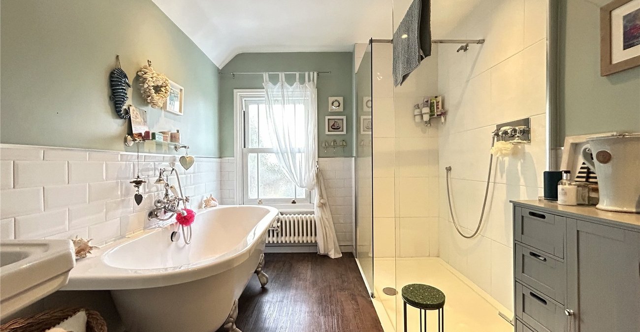 3 bedroom house for sale in Rainham | Robinson Michael & Jackson