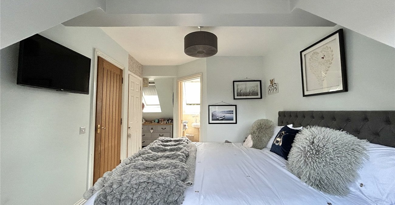 3 bedroom house for sale in Rainham | Robinson Michael & Jackson