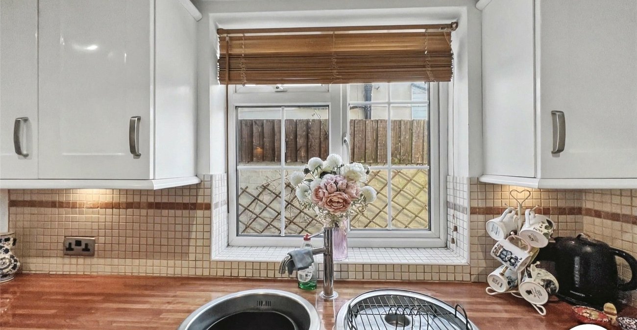 2 bedroom house for sale in Rochester | Robinson Michael & Jackson