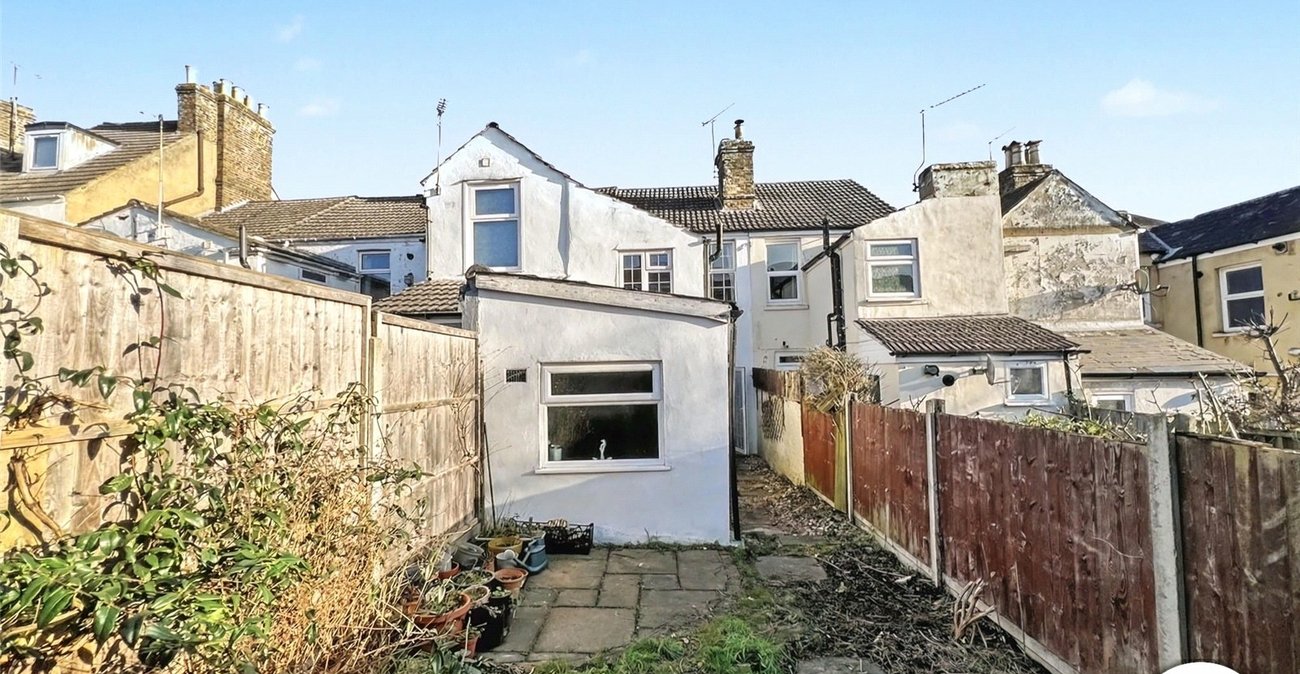 2 bedroom house for sale in Rochester | Robinson Michael & Jackson