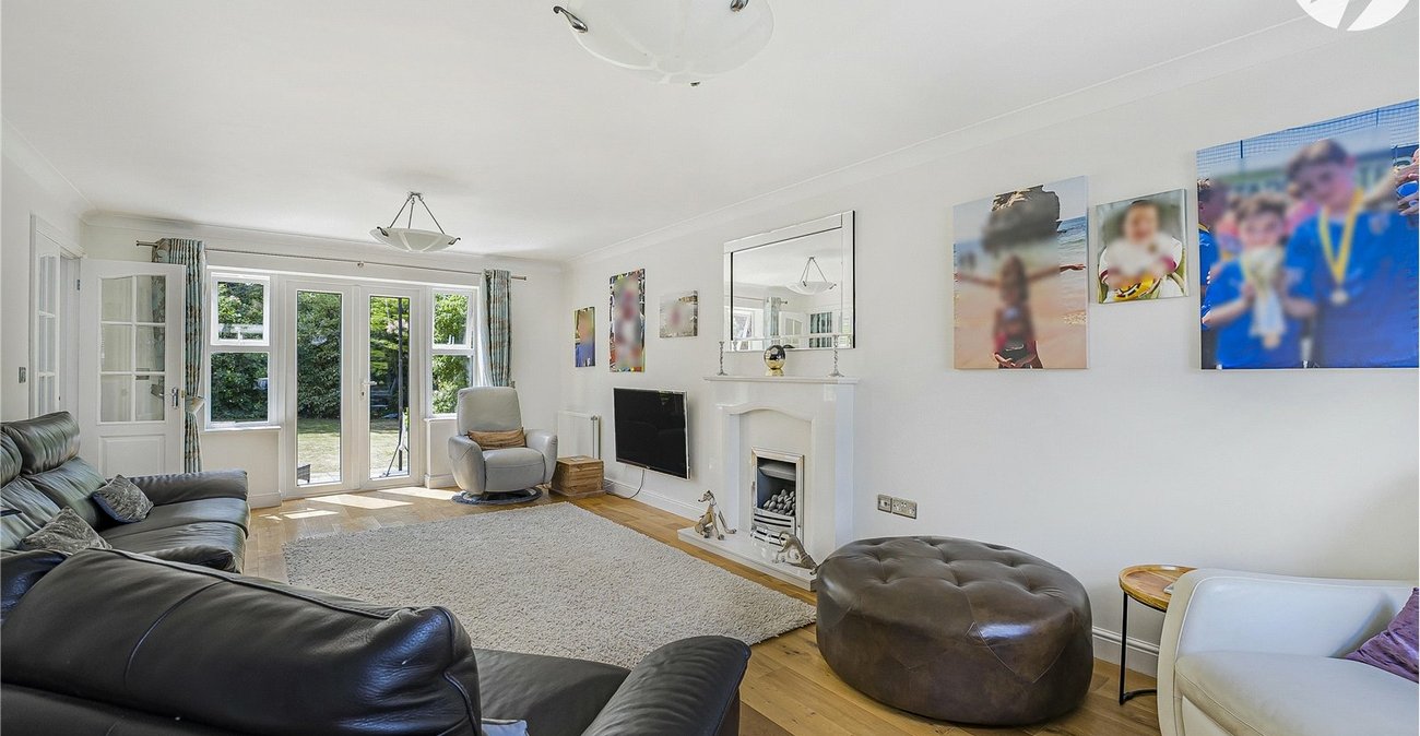 5 bedroom house for sale in Horton Kirby | Robinson Jackson