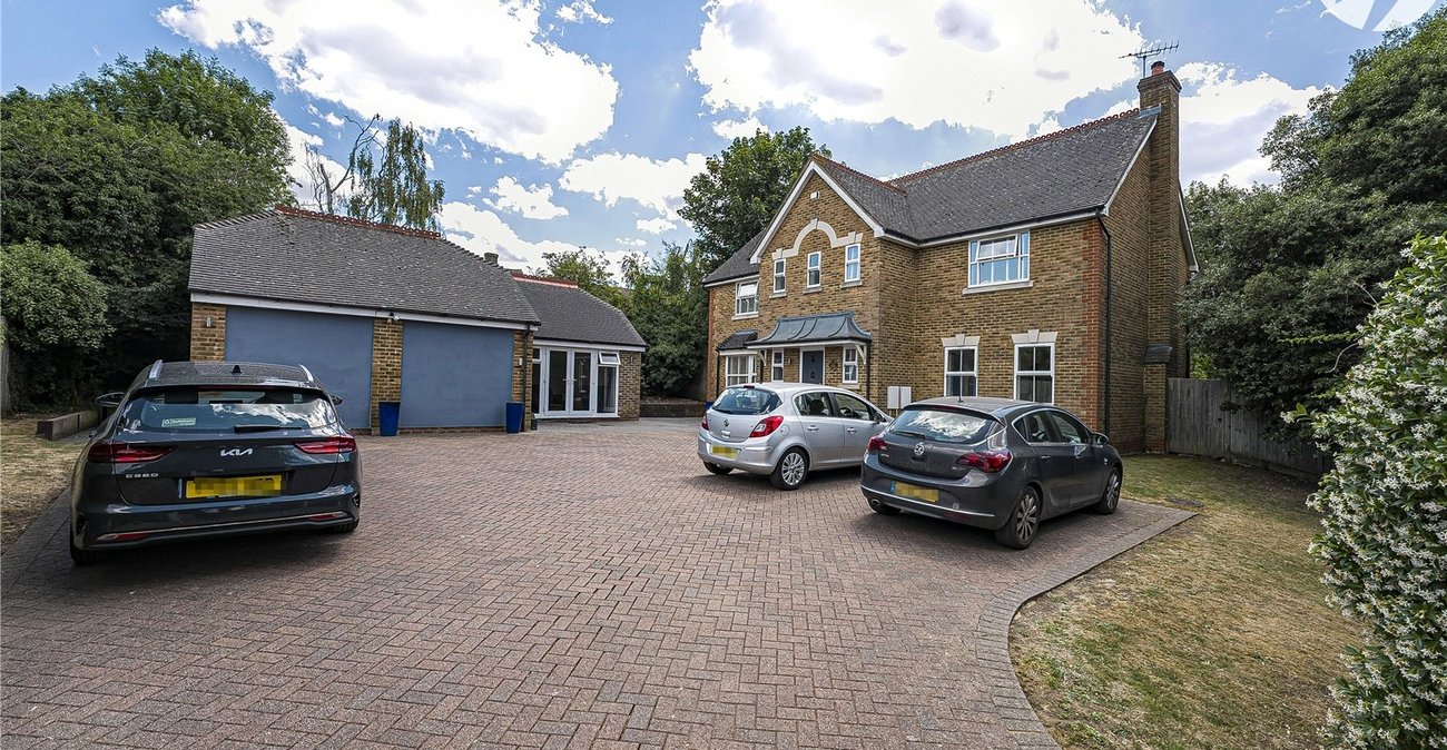 5 bedroom house for sale in Horton Kirby | Robinson Jackson