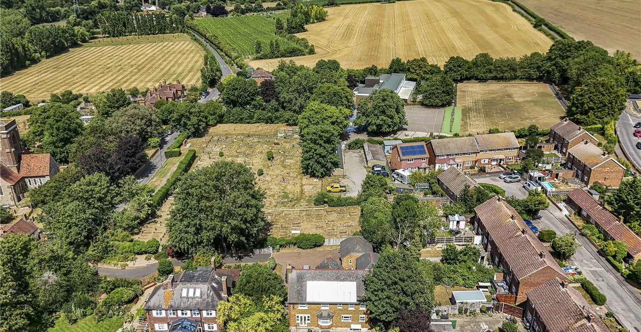 5 bedroom house for sale in Horton Kirby | Robinson Jackson