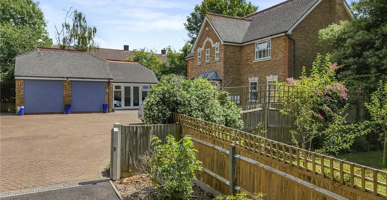 5 bedroom house for sale in Horton Kirby | Robinson Jackson