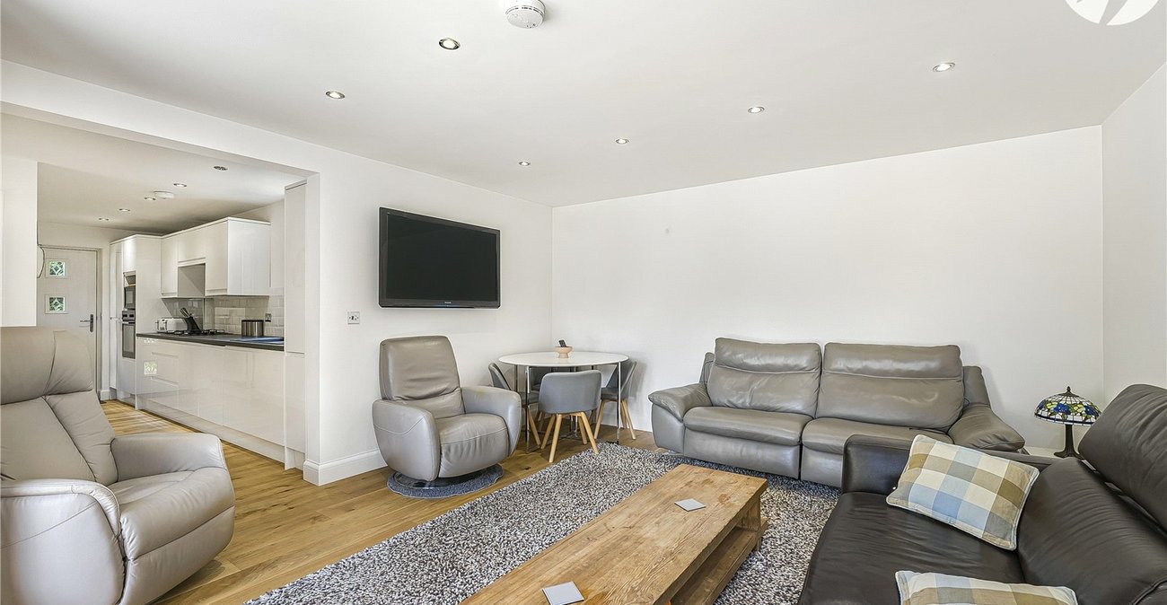 5 bedroom house for sale in Horton Kirby | Robinson Jackson