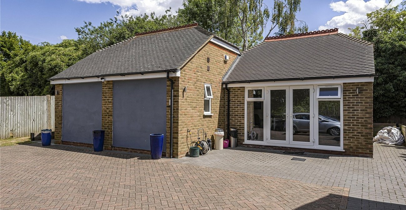 5 bedroom house for sale in Horton Kirby | Robinson Jackson