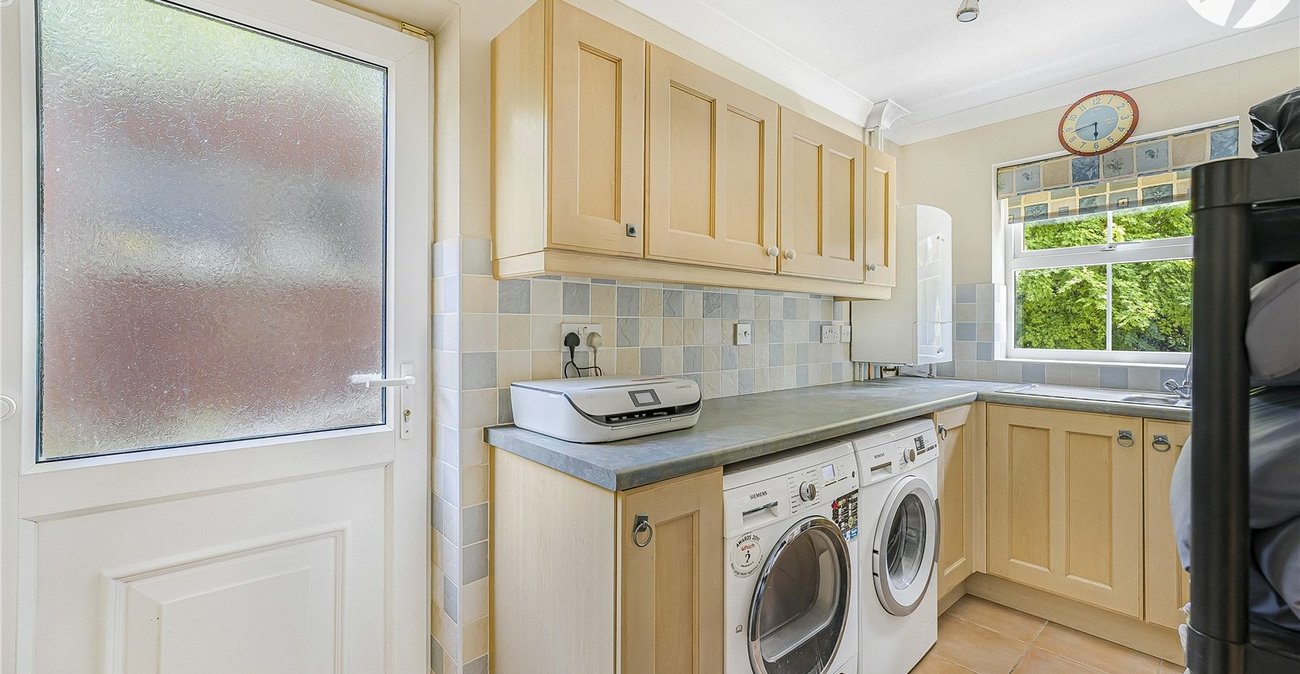 5 bedroom house for sale in Horton Kirby | Robinson Jackson