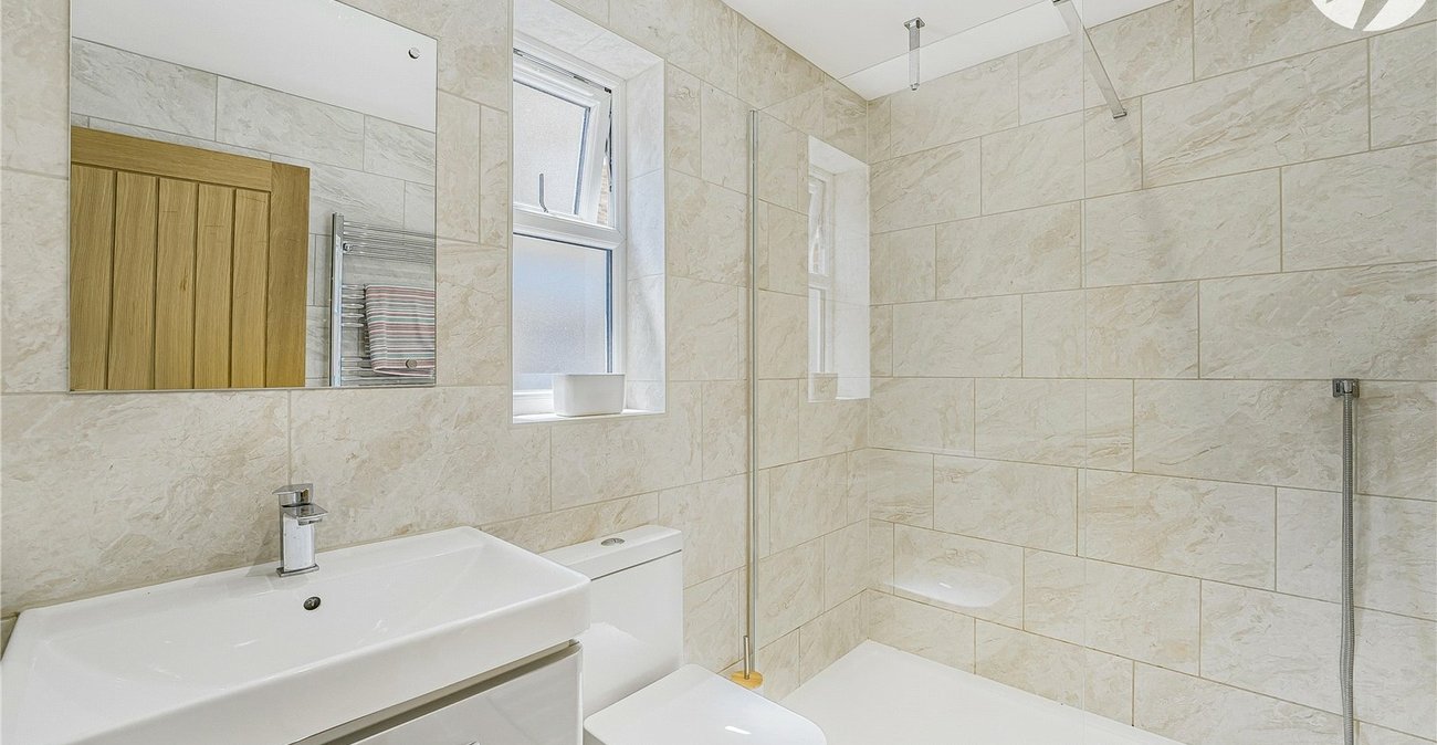 5 bedroom house for sale in Horton Kirby | Robinson Jackson