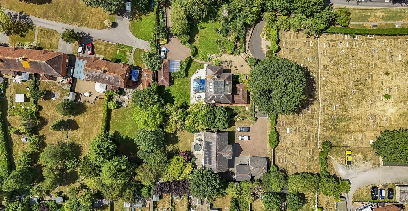 5 bedroom house for sale in Horton Kirby | Robinson Jackson