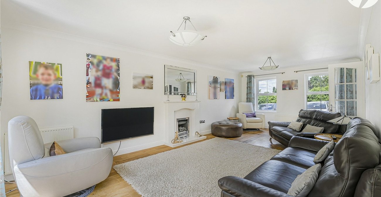 5 bedroom house for sale in Horton Kirby | Robinson Jackson