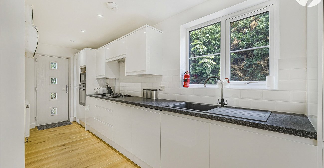 5 bedroom house for sale in Horton Kirby | Robinson Jackson