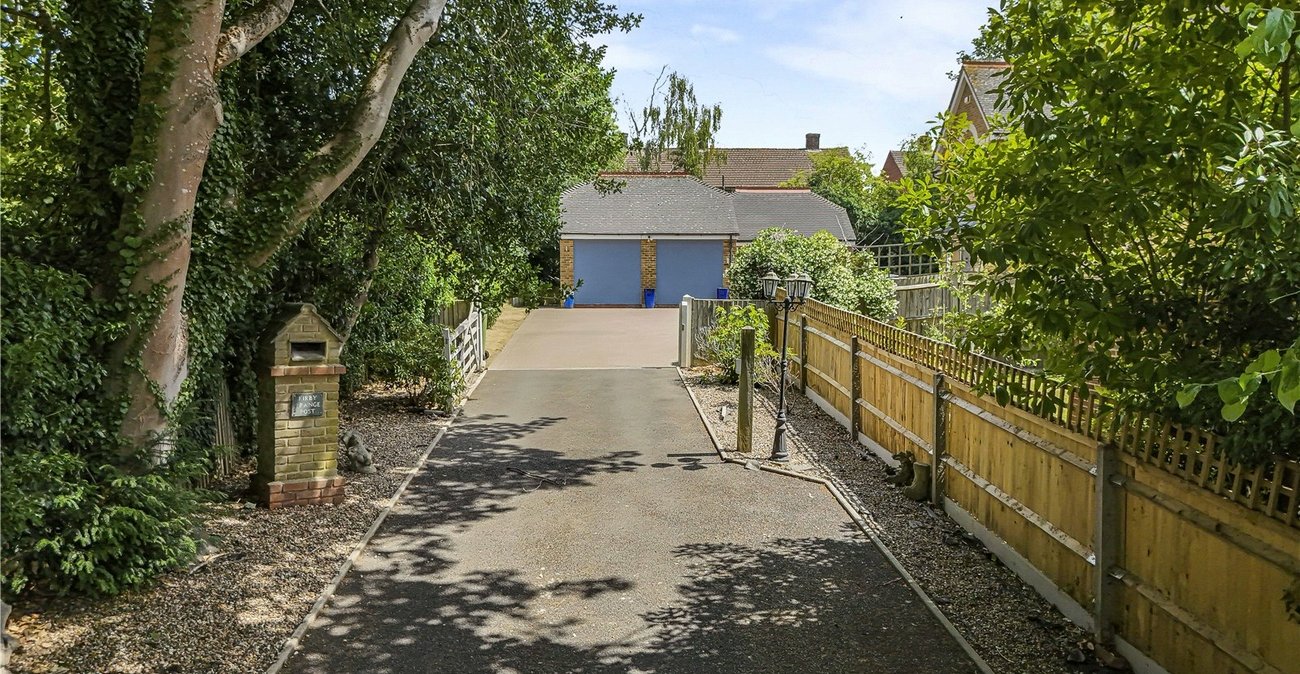 5 bedroom house for sale in Horton Kirby | Robinson Jackson