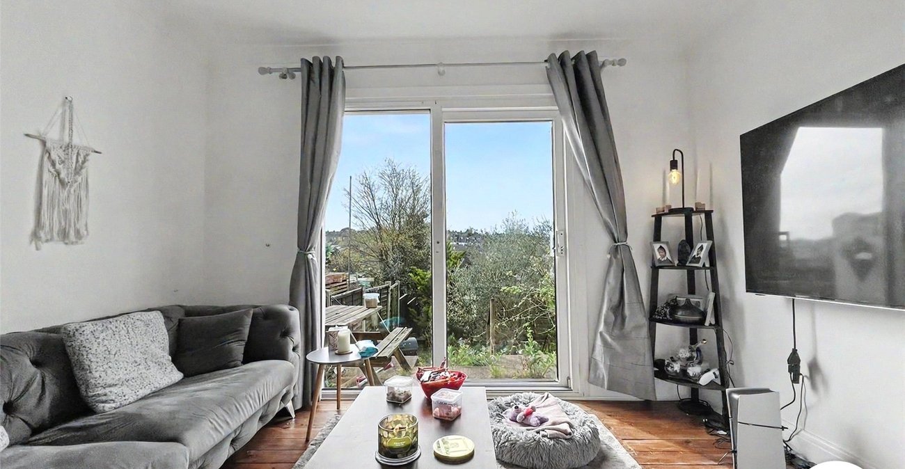 3 bedroom house for sale in Rochester | Robinson Michael & Jackson