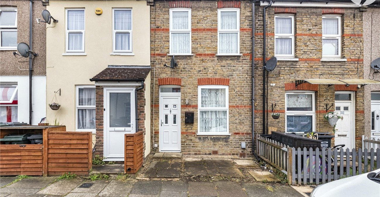 2 bedroom house for sale in Dartford | Robinson Jackson