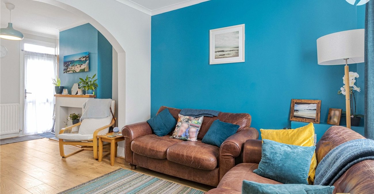 2 bedroom house for sale in Dartford | Robinson Jackson