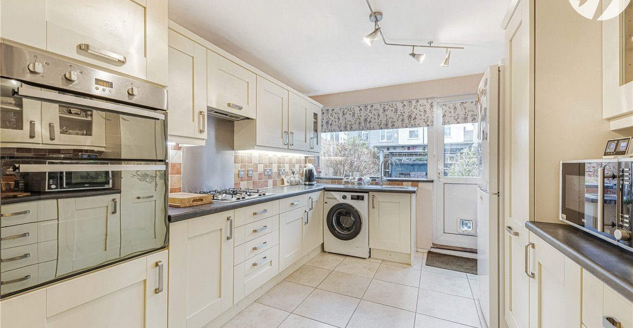 2 bedroom house for sale in Dartford | Robinson Jackson