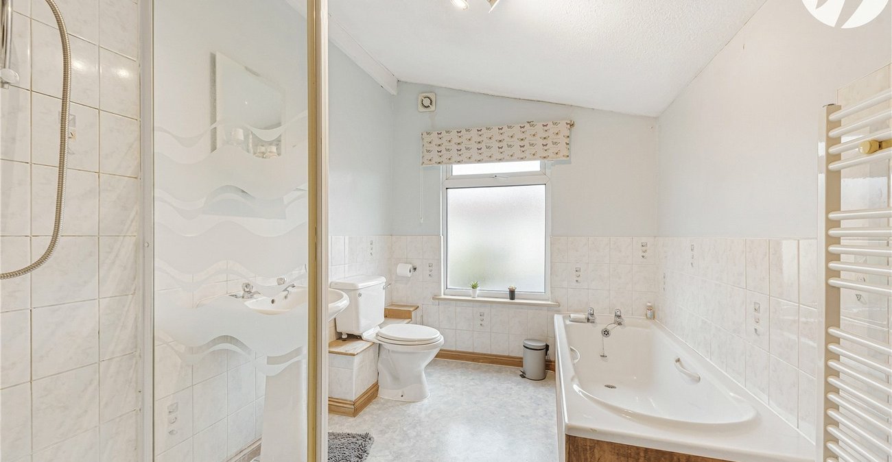 2 bedroom house for sale in Dartford | Robinson Jackson